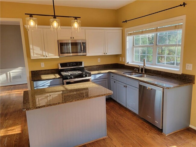 Building Photo - 3925 Barberry Ct