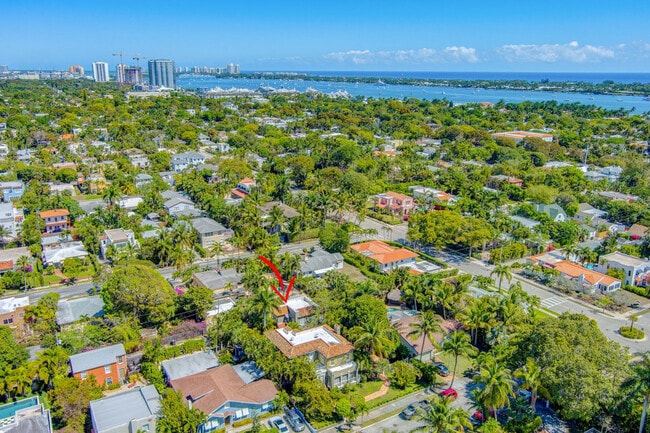 Building Photo - 2800 Broadway