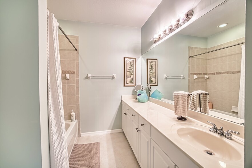 Building Photo - 3111 Cottonwood Bend