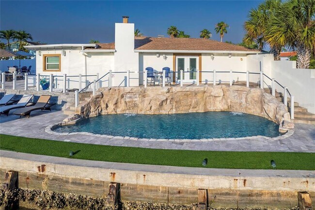 Building Photo - 320 Harbor Passage