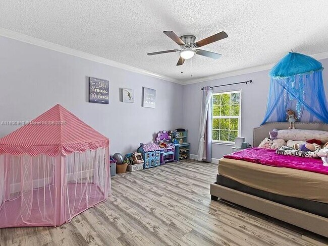 Building Photo - 6627 Rainwood Cove Ln