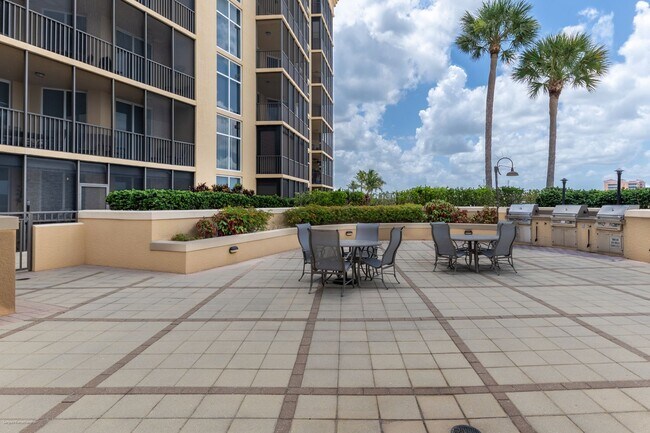 Building Photo - EXECUTIVE VACATION RENTAL