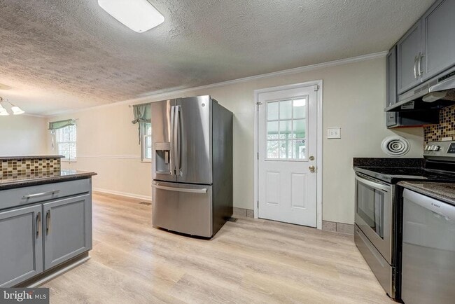 Building Photo - 9802 Brightlea Dr
