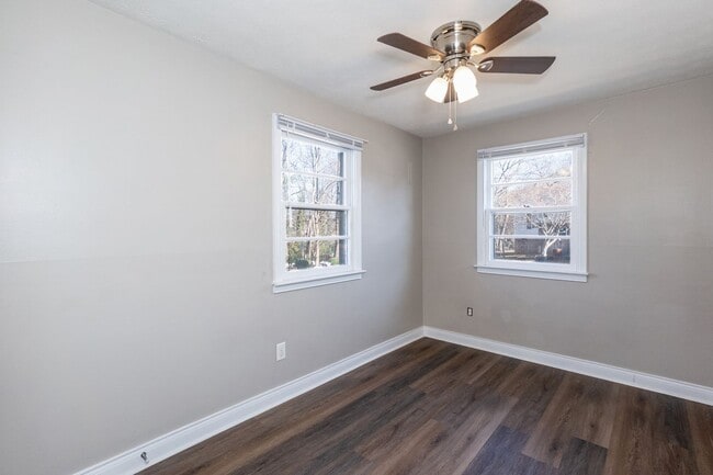 Building Photo - Cozy 3 Bedroom Downtown Apex Home