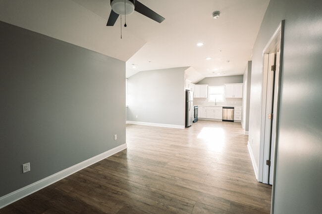 Building Photo - UNIT C