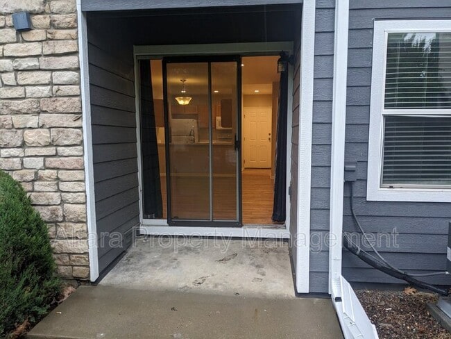 Building Photo - 407 S Memphis Way