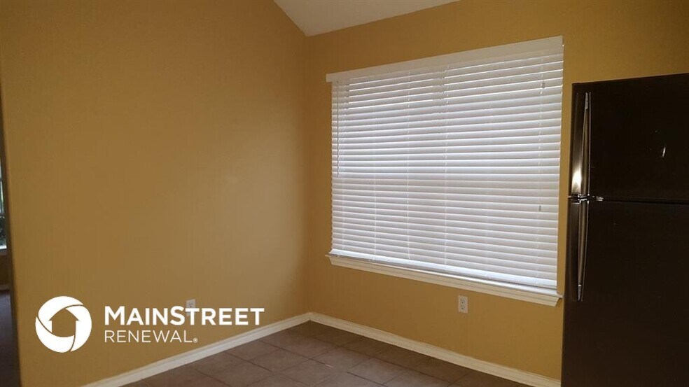 Building Photo - 19034 Piney Way Dr