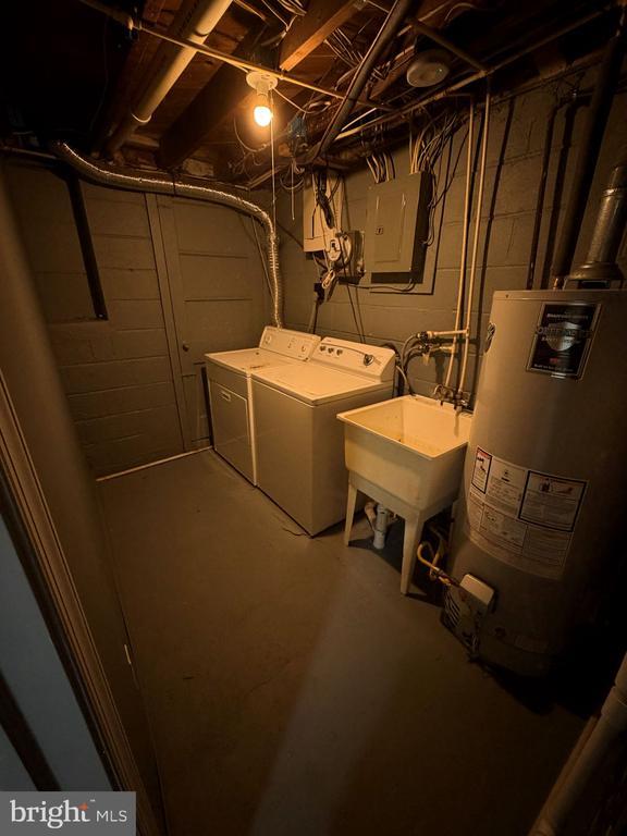 Building Photo - 3413 Wallford Dr