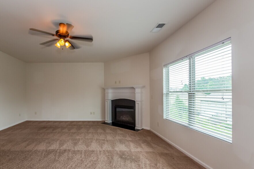 Building Photo - 3563 Walking Stick Way NE