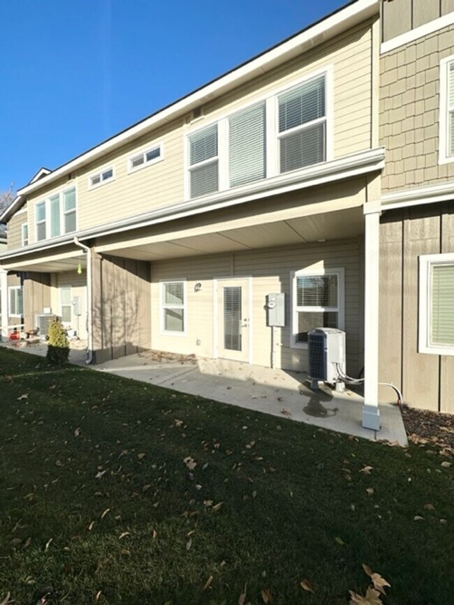 Building Photo - Find your perfect match with our rental pr...