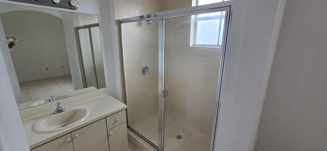 Building Photo - 4942 Leeward Ln