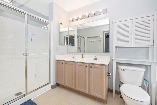 Building Photo - Twin Arch Crossing Rental