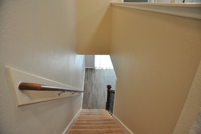 Building Photo - 16025 Summerville Lake Dr