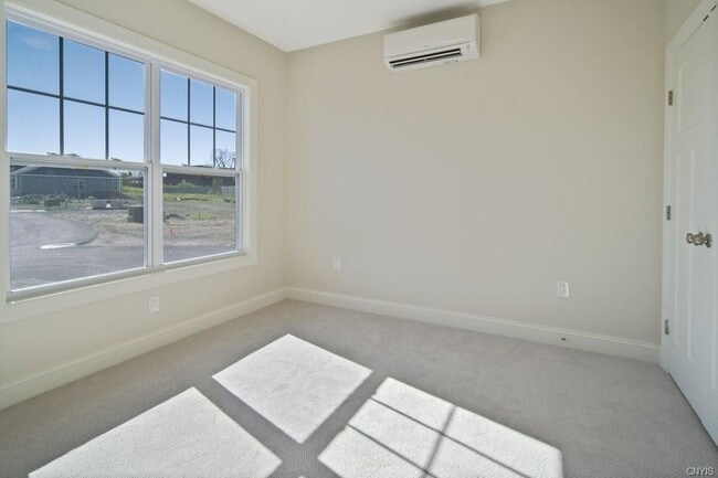 Building Photo - 129 Oakcrest Rd