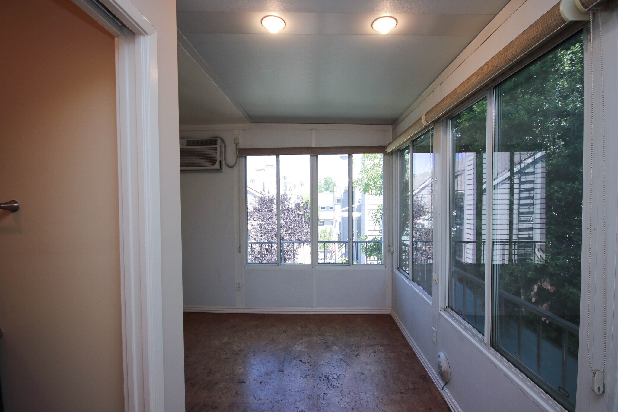 Building Photo - 874 S Marengo Ave