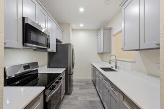 Building Photo - 2978 Holly Hall St