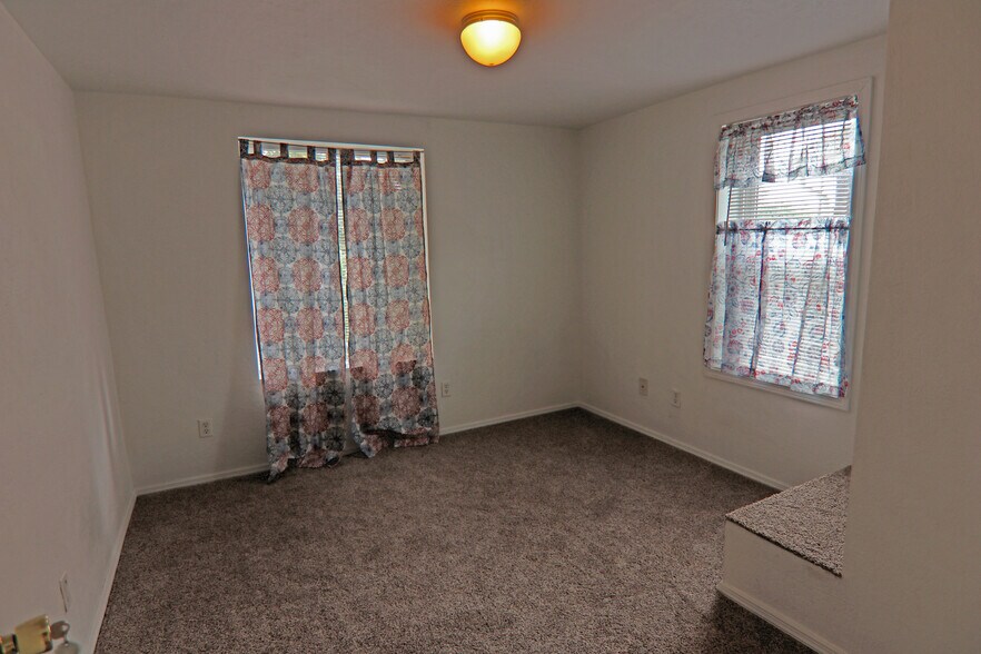 2nd floor bedroom no.1. - 348 Chittenden Ave