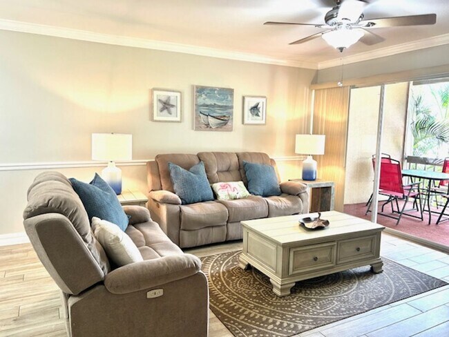 Building Photo - 2025/26 FALL/ WINTER MONTHLY  RENTAL ! FUR...