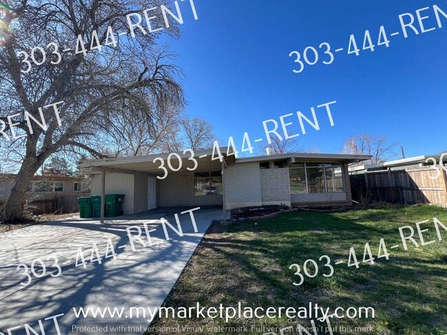 Primary Photo - 3 Bedroom and 1.5 Bathrooms in Ranch Style...