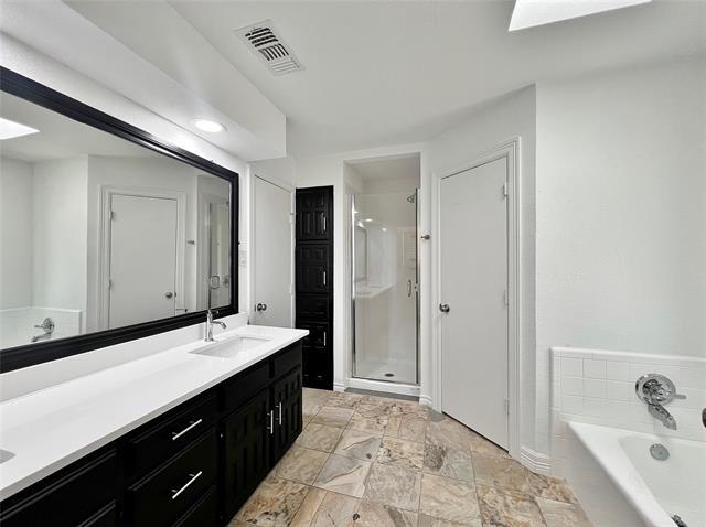 Building Photo - 2 Redford Ct