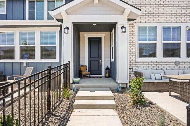 Building Photo - 195 N Nursery Ave