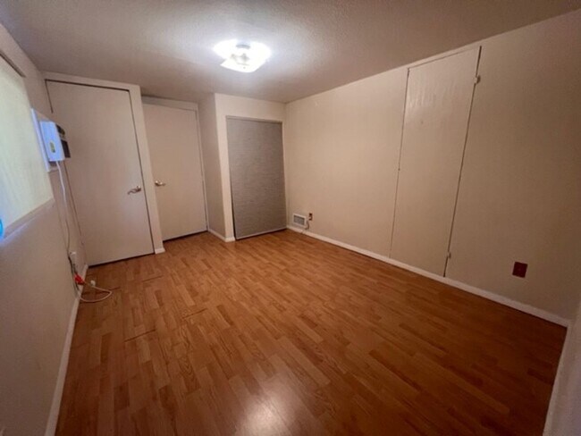 Building Photo - 4 Bedroom doublewide with Garage/Workshop ...