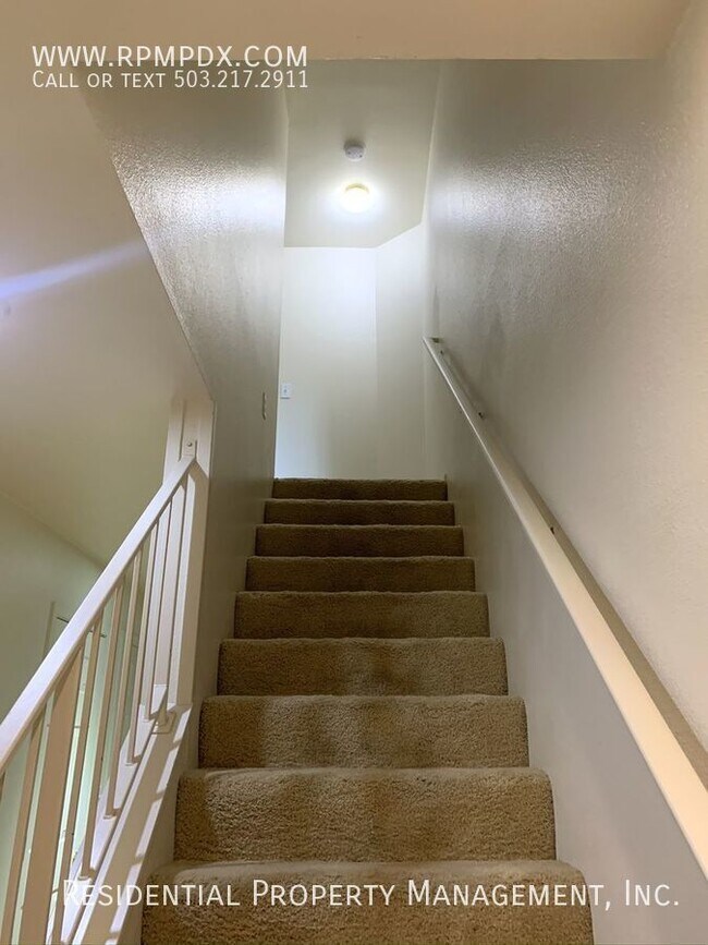 Building Photo - Orchard Hill Condo in the Heart of Tualatin!