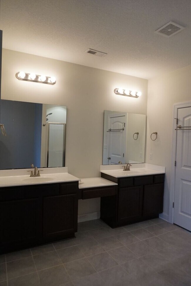 Building Photo - 3 Bedroom 2 Full Bathroom w/ Bonus Room located in The Preserves at Tidewater, Sneads Ferry!