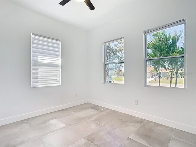 Building Photo - 159 Antilla Dr