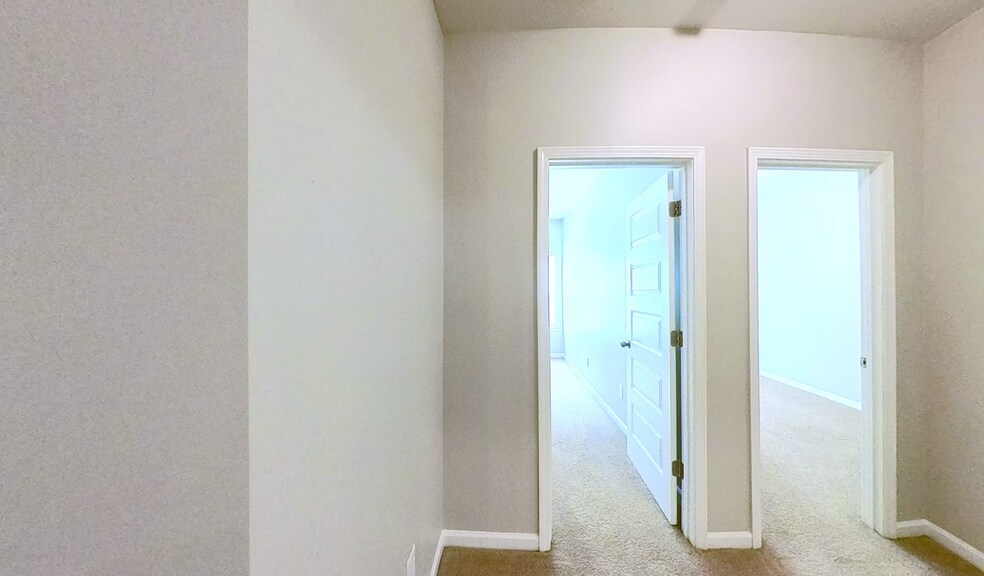 Building Photo - Room in Townhome on Estes Dr