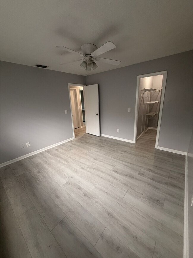Building Photo - 8728 Jasmine Pond Dr