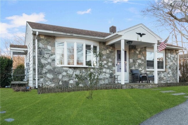 Building Photo - 181 Cowesett Ave
