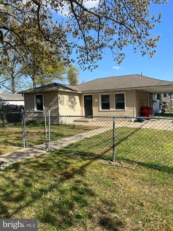 Building Photo - 19 W Maiden Ln