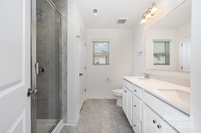Building Photo - 3220 Lilac Grove Dr