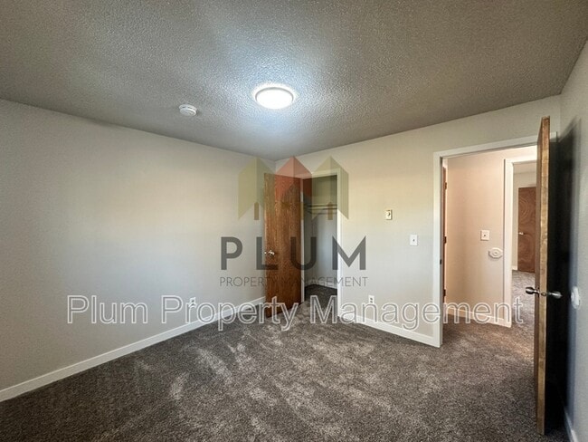 Building Photo - 809 Bulwer St