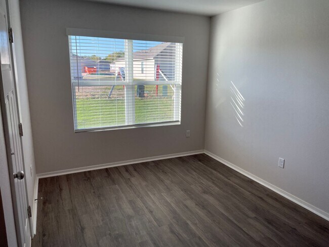 Building Photo - Now Pre-Leasing — Charming 3 Bed, 2 Bath Home in Siloam Springs!