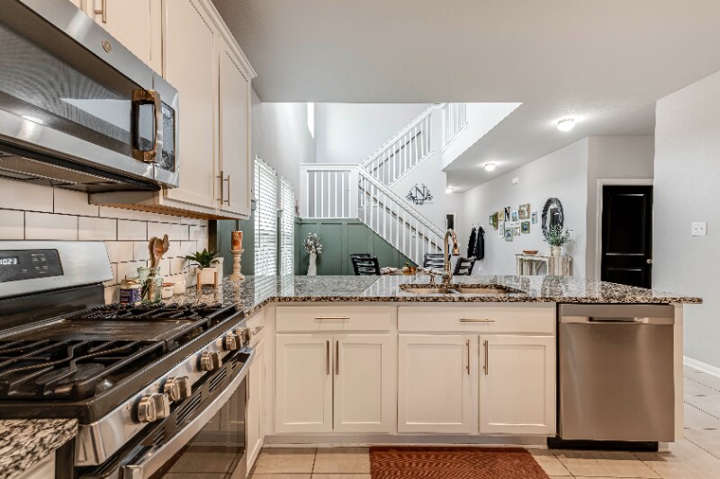 Building Photo - 7919 Deepwell Dr