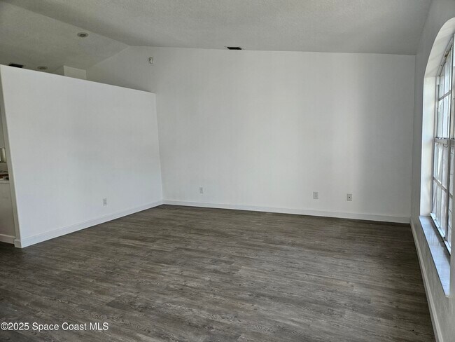 Building Photo - 1250 Winding Meadows Rd