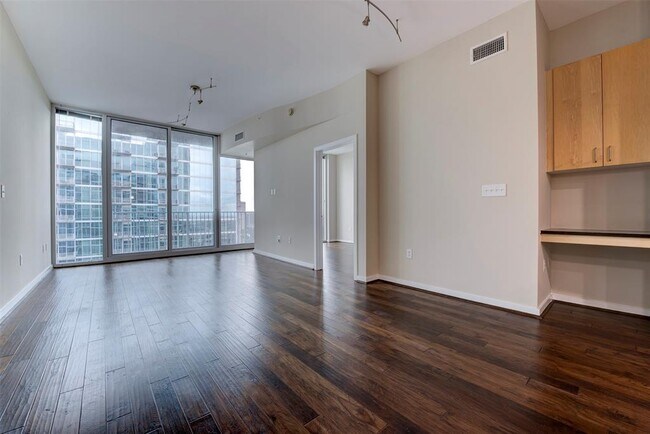 Building Photo - 5925 Almeda Rd