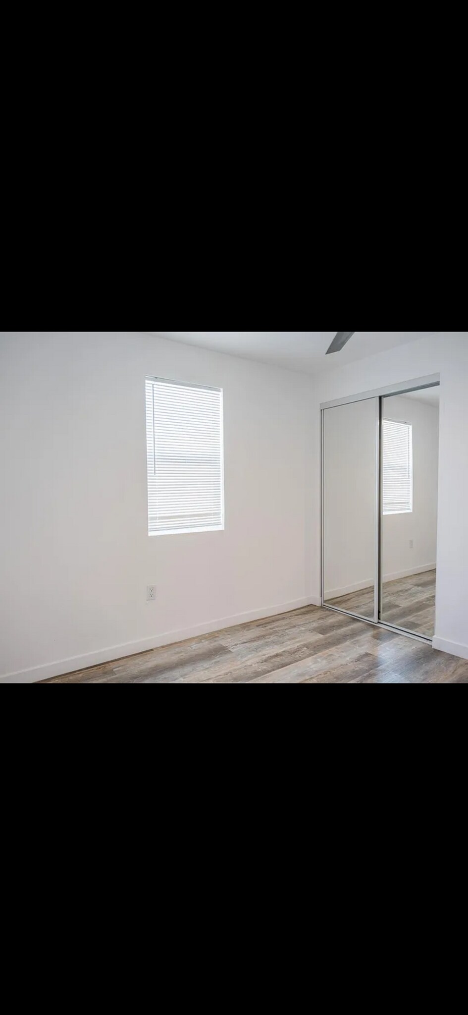 Building Photo - 8921 Cottonwood Ave