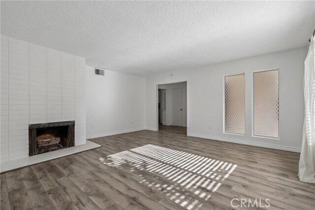 Building Photo - 1184 Lyndhurst Dr