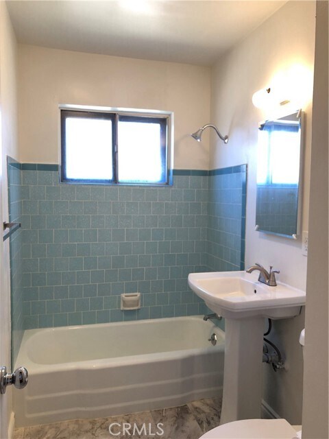 Building Photo - 27239 Crest St