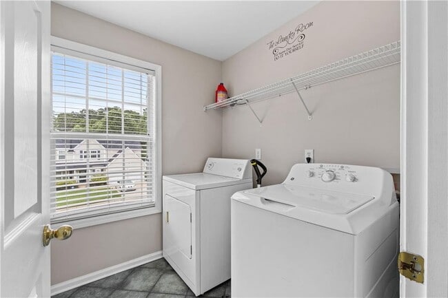 Building Photo - 4419 Silver Ridge Way SW