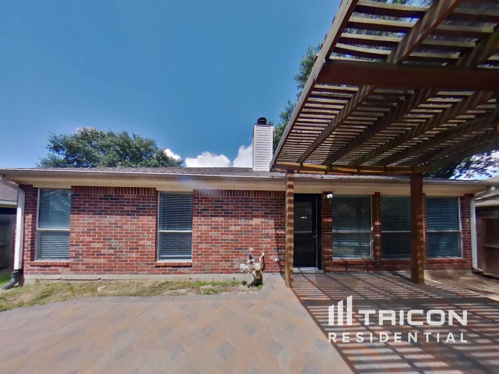 Building Photo - 10326 Emerald Oaks Dr