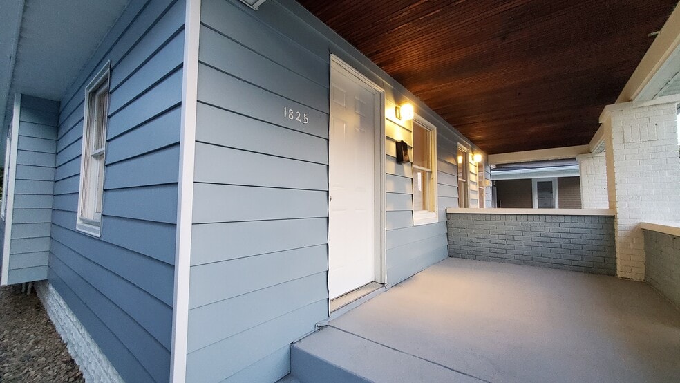 Building Photo - 1825 S East St