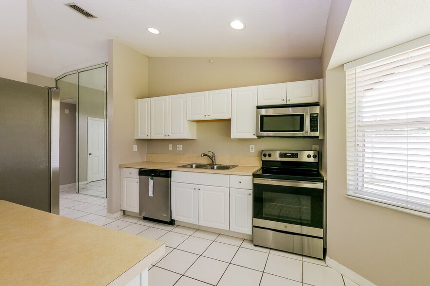 Building Photo - 14730 SW 176th St