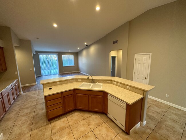 Building Photo - Gorgeous Open Single Story Floorplan  in t...