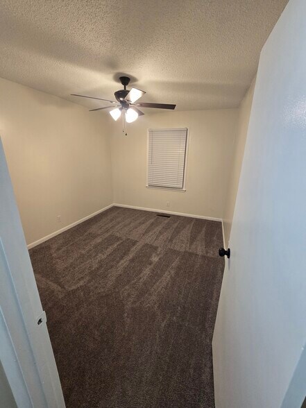 Building Photo - 583 Winding Creek Rd