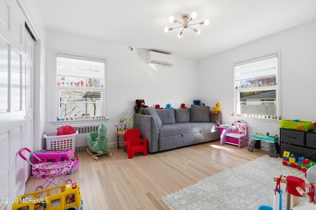 Building Photo - 227 Chatham Ave