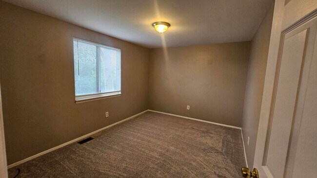 Building Photo - 2050 Sheldon Rd